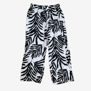 High Waist Flowy Black & White Leaf-Print Wide-Leg Crop Pants